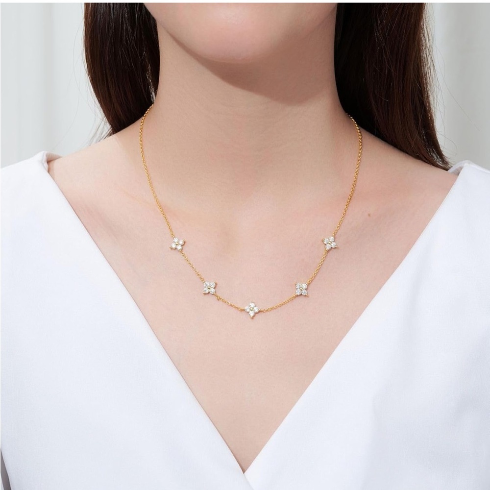 14k Gold Clover Diamonds Necklace - Picture 2 of 8